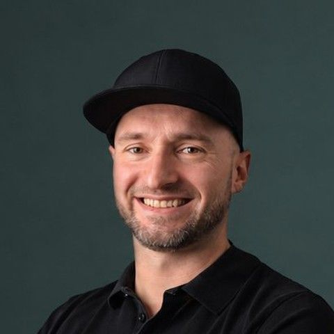 Adam Gabor, Gründer von mertano